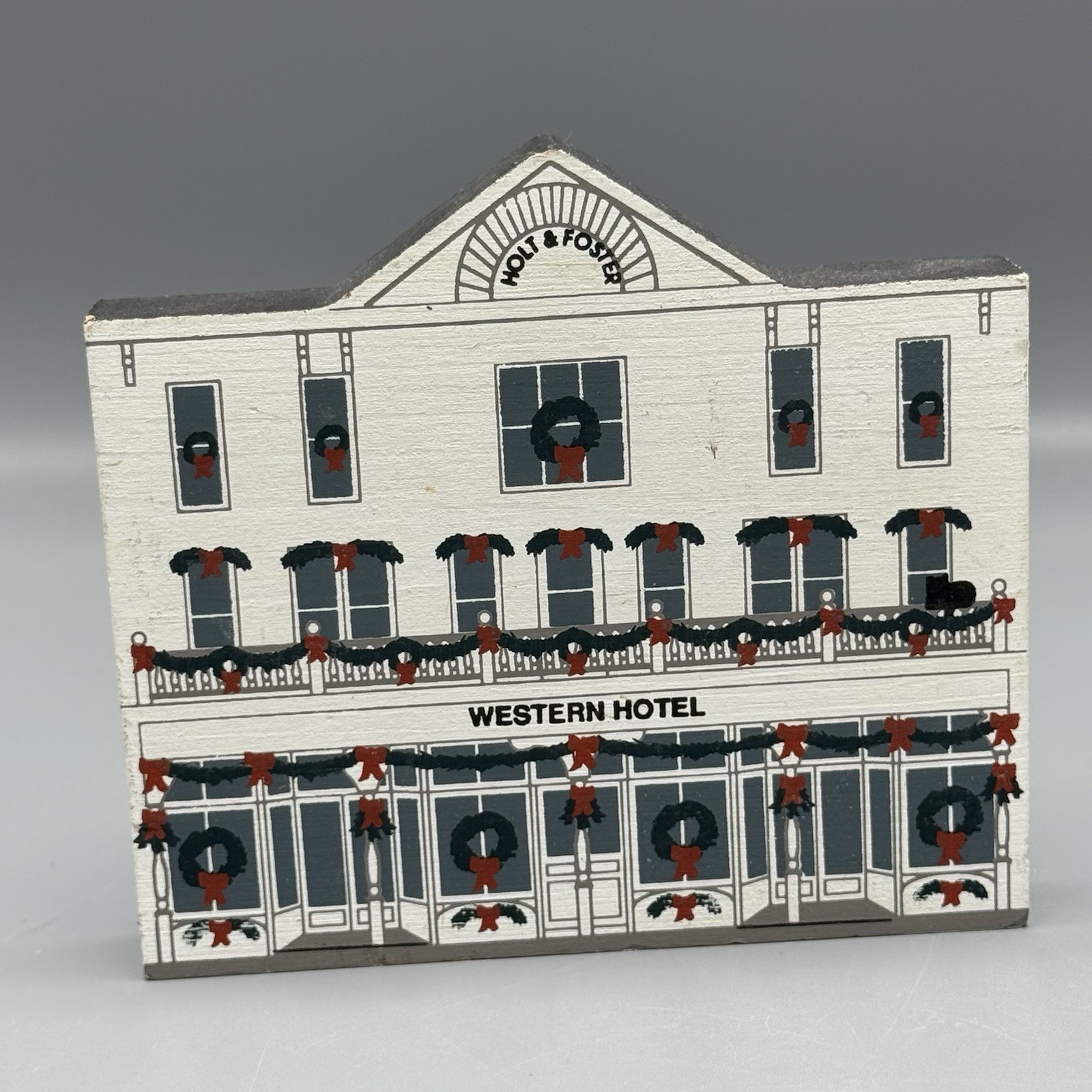 1991 Cats Meow Rocky Mountain Christmas Western Hotel Faline Shelf Sitter Wood