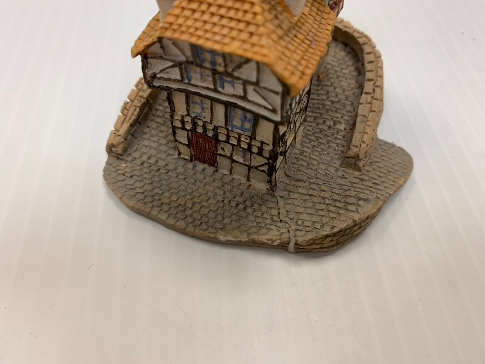 6 Ceramic Houses Including Fraser Bermuda Cottage & Cornwall Cheshire Manor
