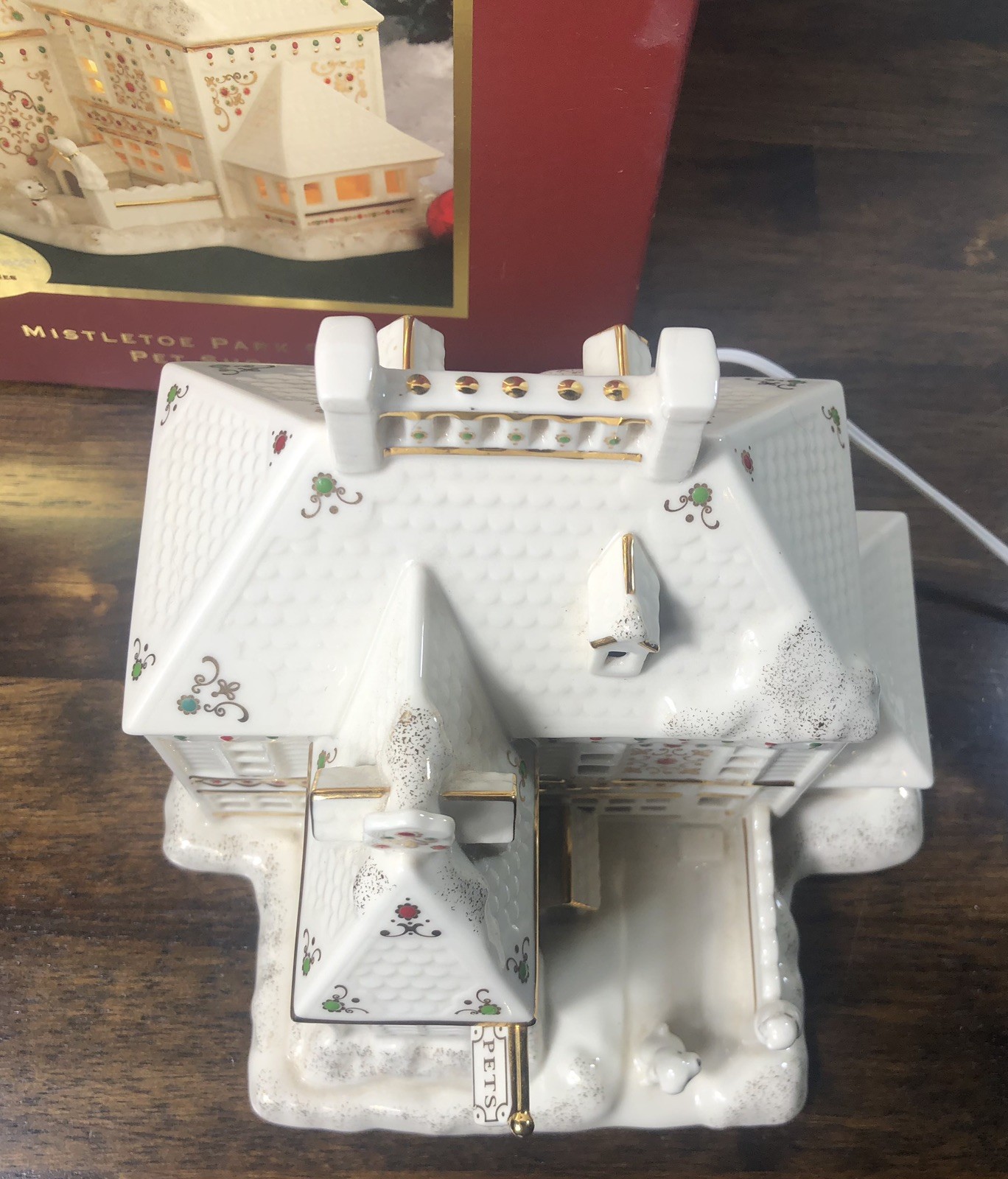 Lenox Mistletoe Park Pet Shoppe Village Treasures Collection Boxed 2008- Retired