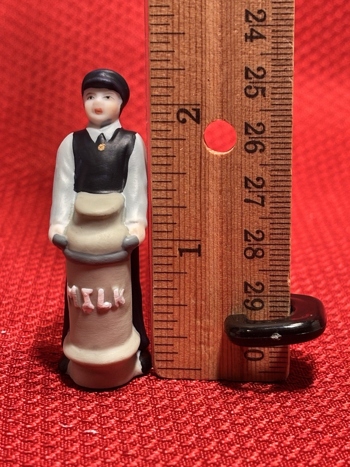 Hershey’s Holiday Village Milk Truck Christmas Fig. Ceramic RARE 2001 NOB