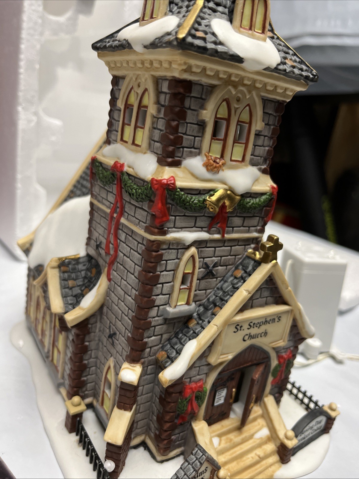 Dept. 56 Christmas In The City Christmas Treasures Anywhere Lighting #56.59240