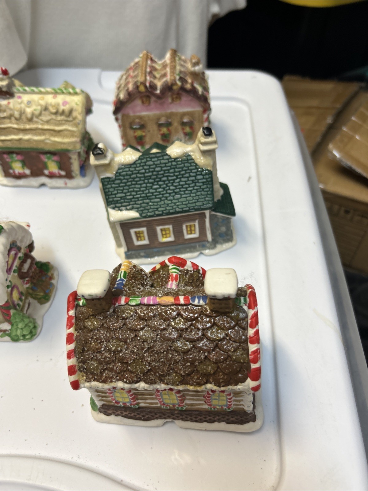 (5) Gingerfrost Lane 2005 ceramic Christmas lot