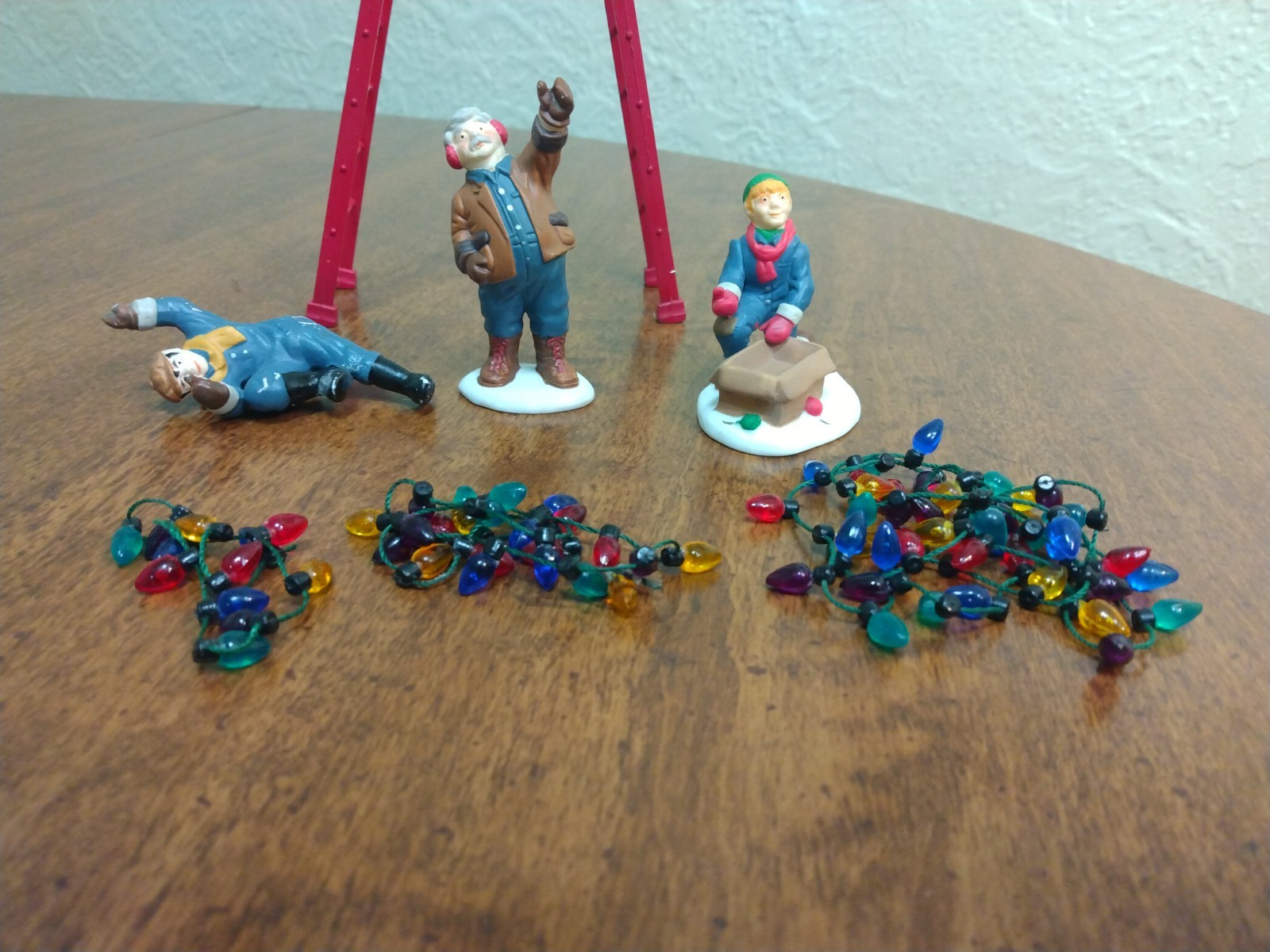 Heritage Village Dept 56 Collection Town Tree Trimmers No. 5566-2 Complete