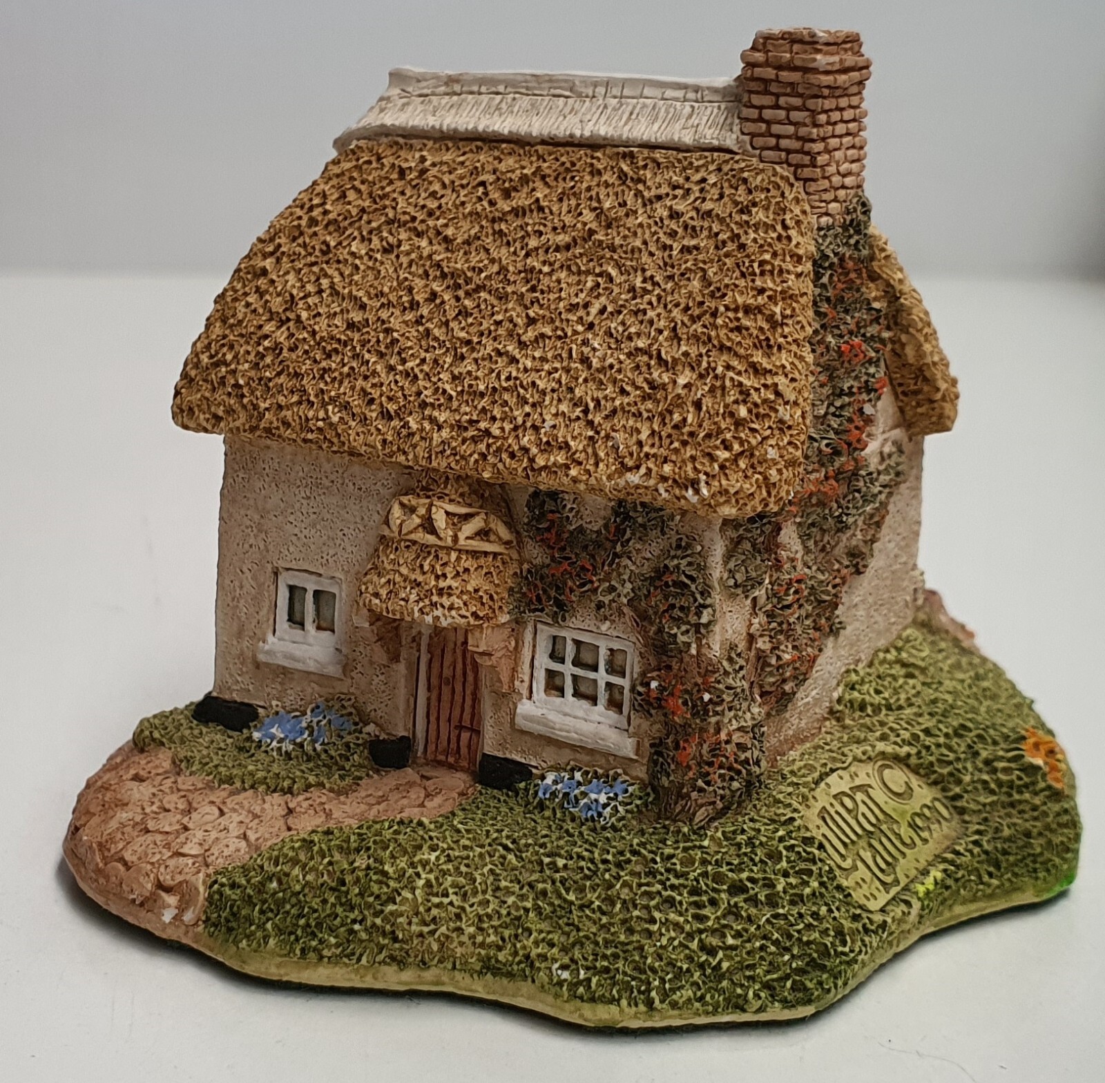 Lilliput Lane Otter Reach c1990-96 Miniature Handmade in Cumbria, England 6cm