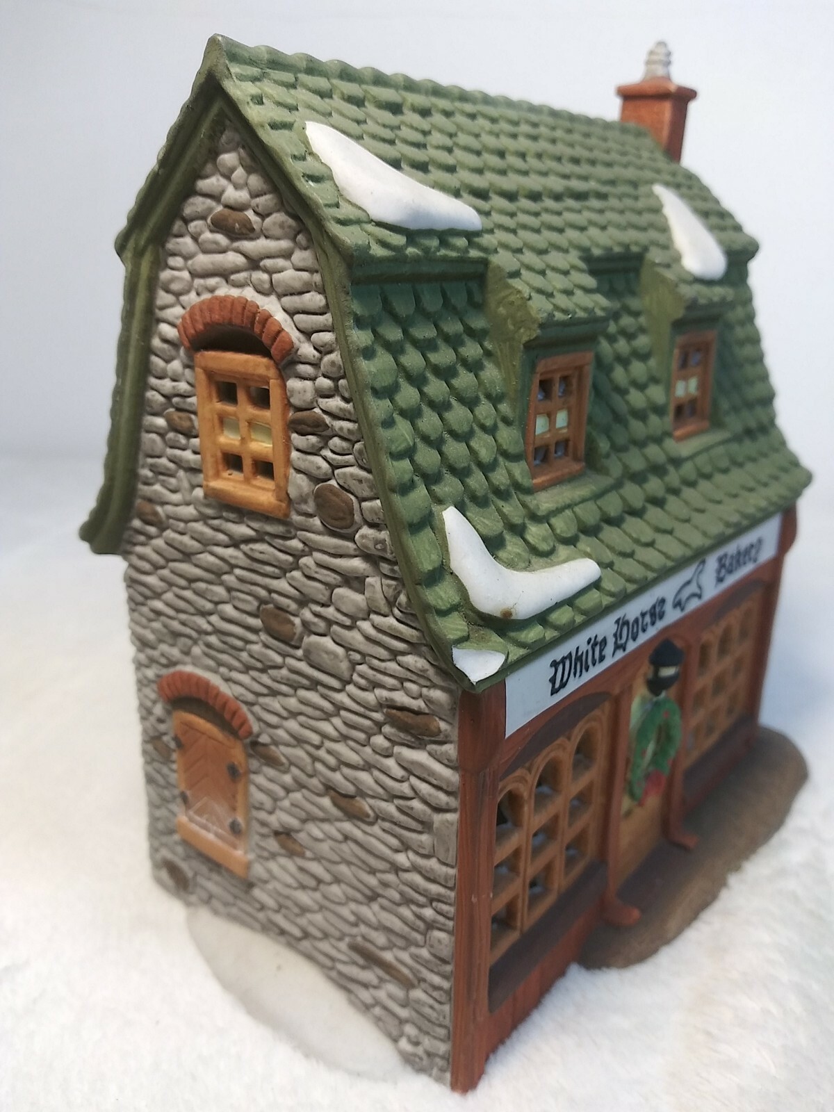 1988 Dickens Christmas Village Series White Horse Bakery Dept 56 -CHIPPED-