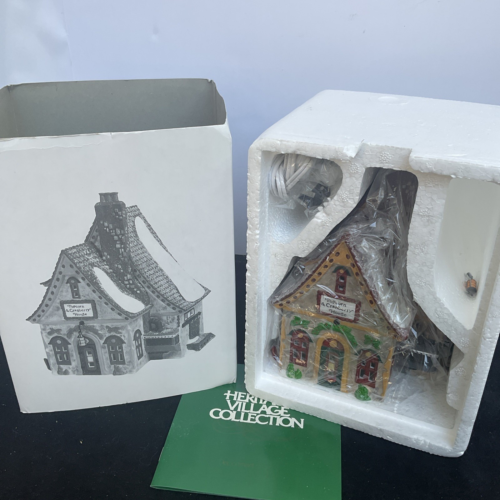 Dept. 56 Village North Pole Series Popcorn & Cranberry House #56388 Christmas
