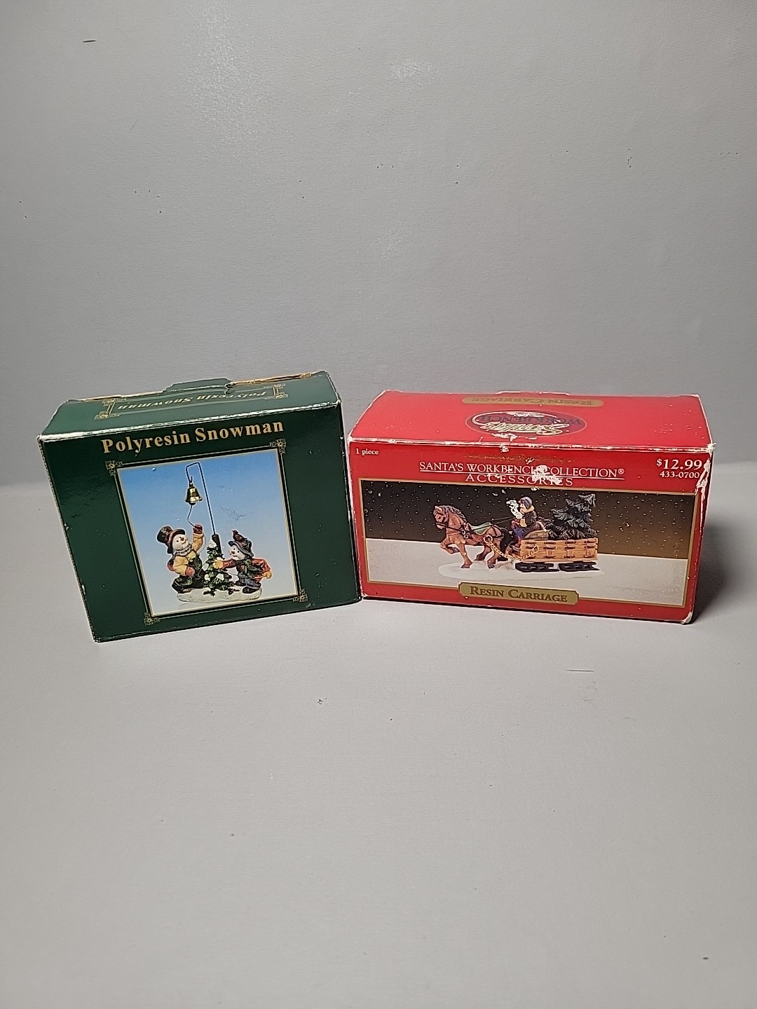 RESIN CARRIAGE & POLYRESIN SNOWMAN, USED, VINTAGE.