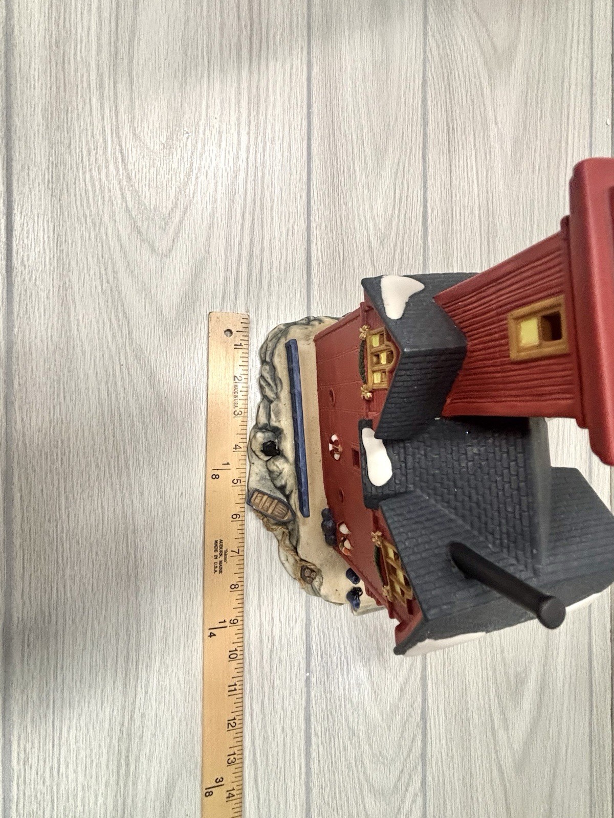 Harborside Village Collection “Holland, MI” Lighted House in Original Box