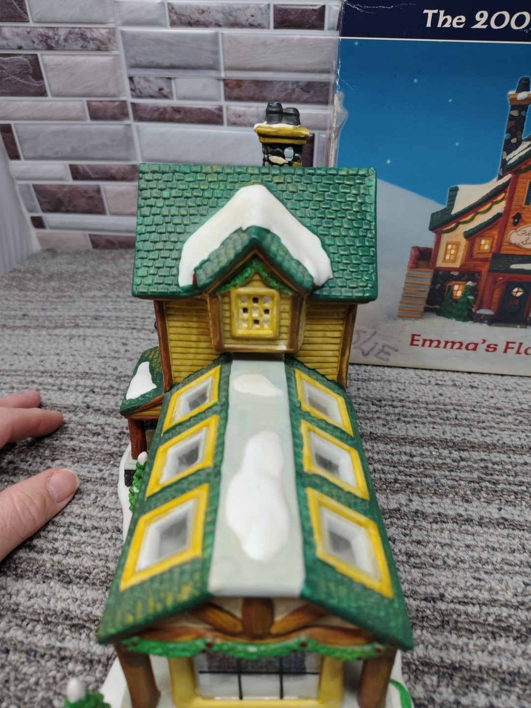 2002 Emma’s Flower Shop Carole Town Collection Christmas Village NO LIGHT