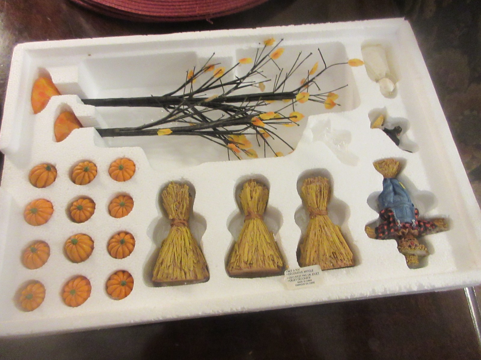 Dept 56 Village Halloween Accessories Set Of 20 Pieces 52704 Missing Cat/Leaves