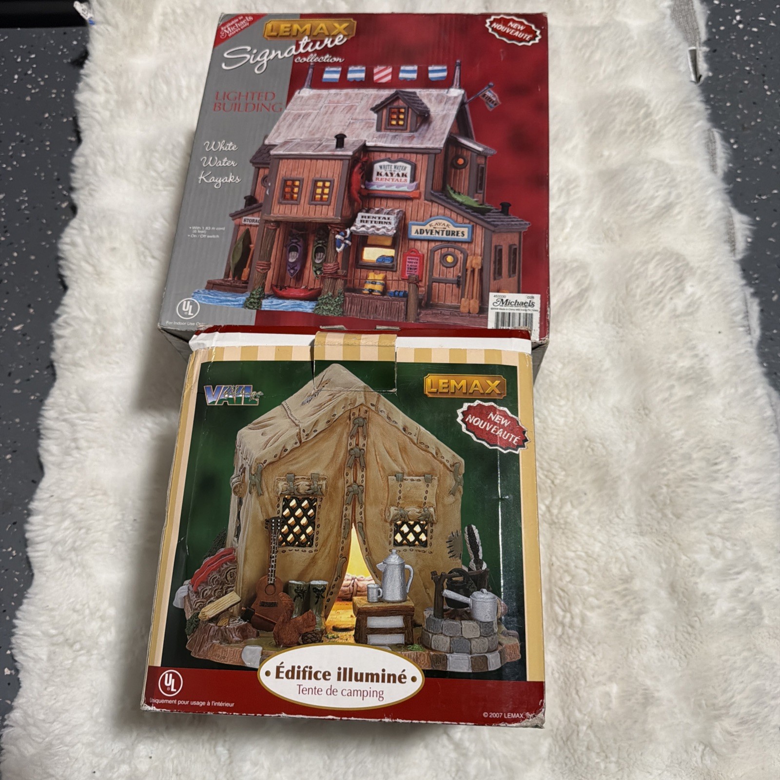LOT NEW 2007 LEMAX VILLAGE COLLECTION CAMPING TENT LIGHTED BUILDING NEVER USED