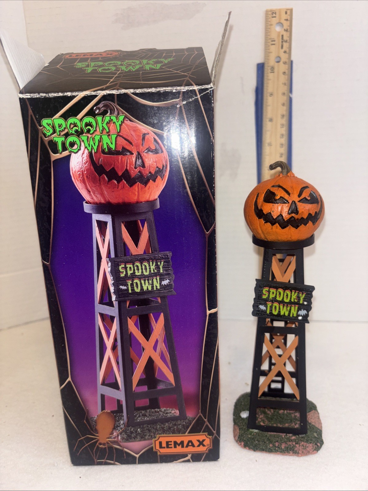 Lemax Spooky Town Water Tower Evil Pumpkin 83341 Halloween Village