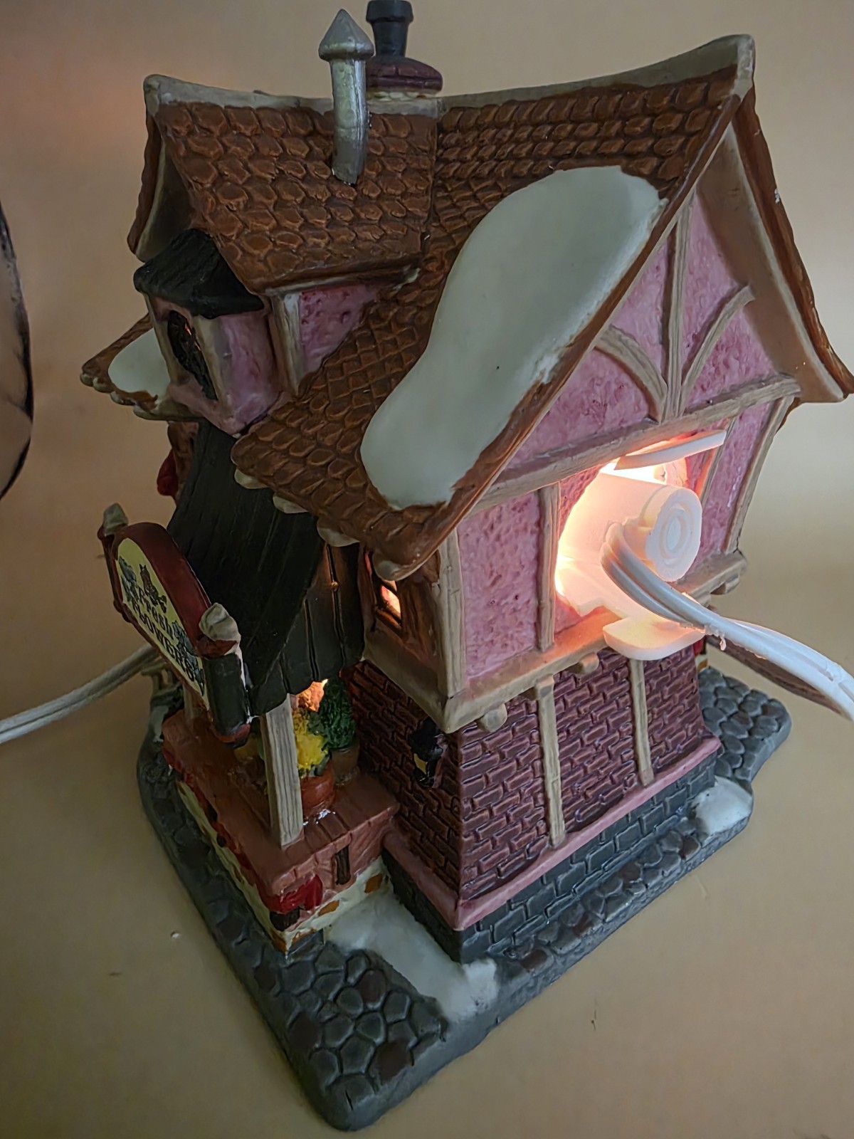 Lemax Coventry Cove Charlotte’s Flower Shop 2003 Porcelain Lighted House In Box