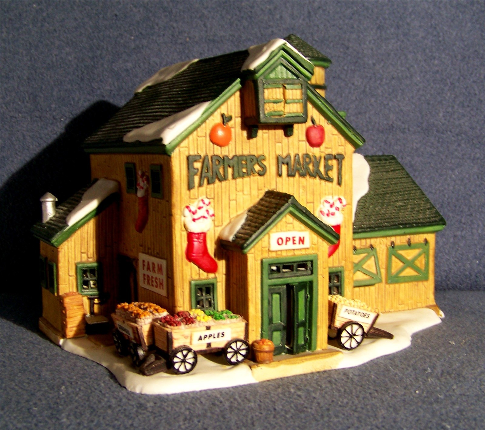 Lemax – Farmer’s Market – Harvest Crossing Collection – 85277 – EUC