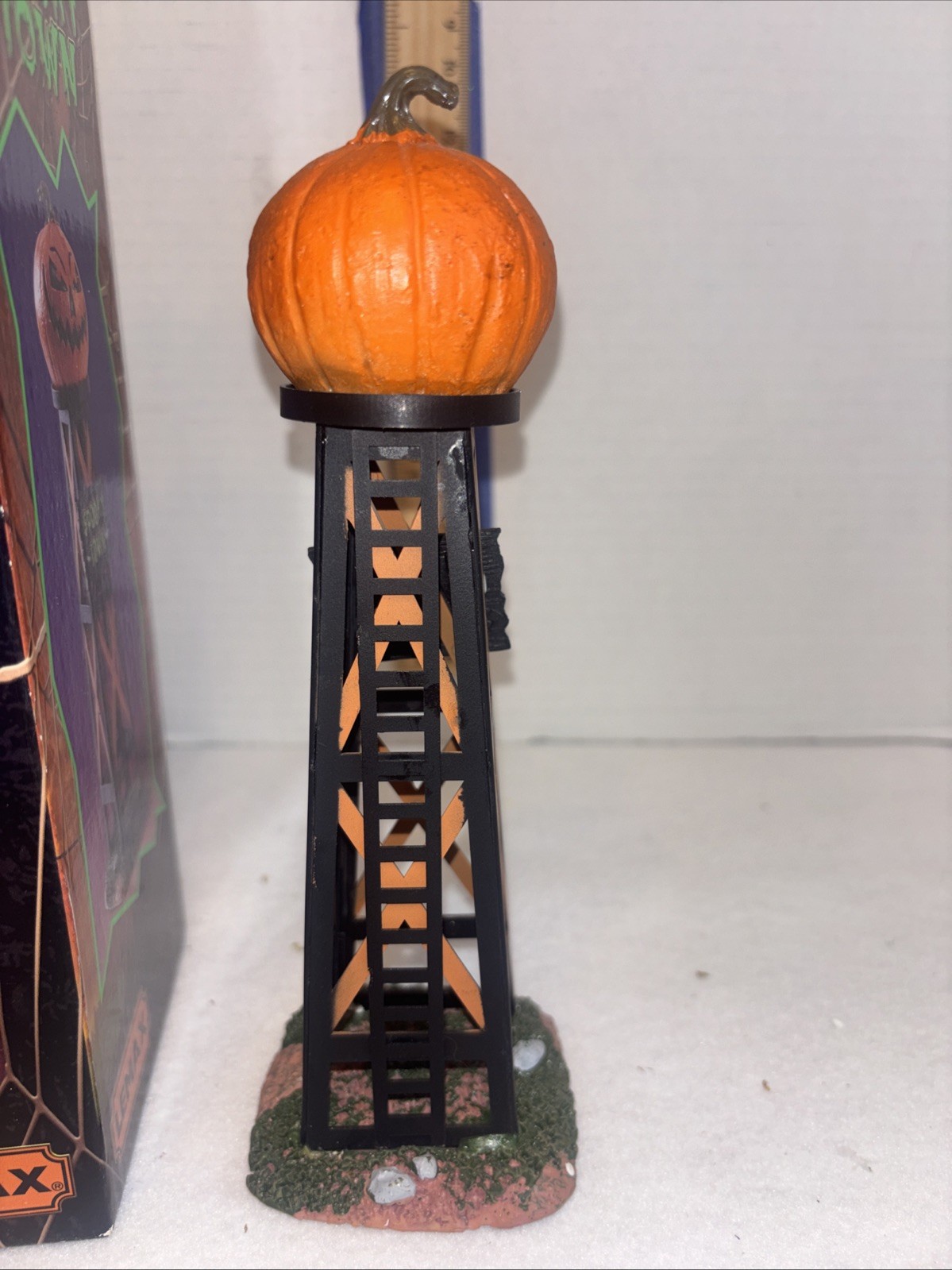 Lemax Spooky Town Water Tower Evil Pumpkin 83341 Halloween Village