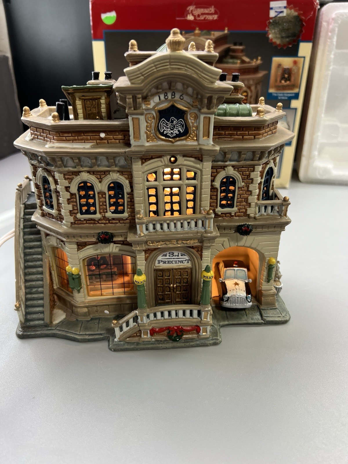 2002 Lemax Christmas Village 3rd Precinct Police Station W/Box 25759S