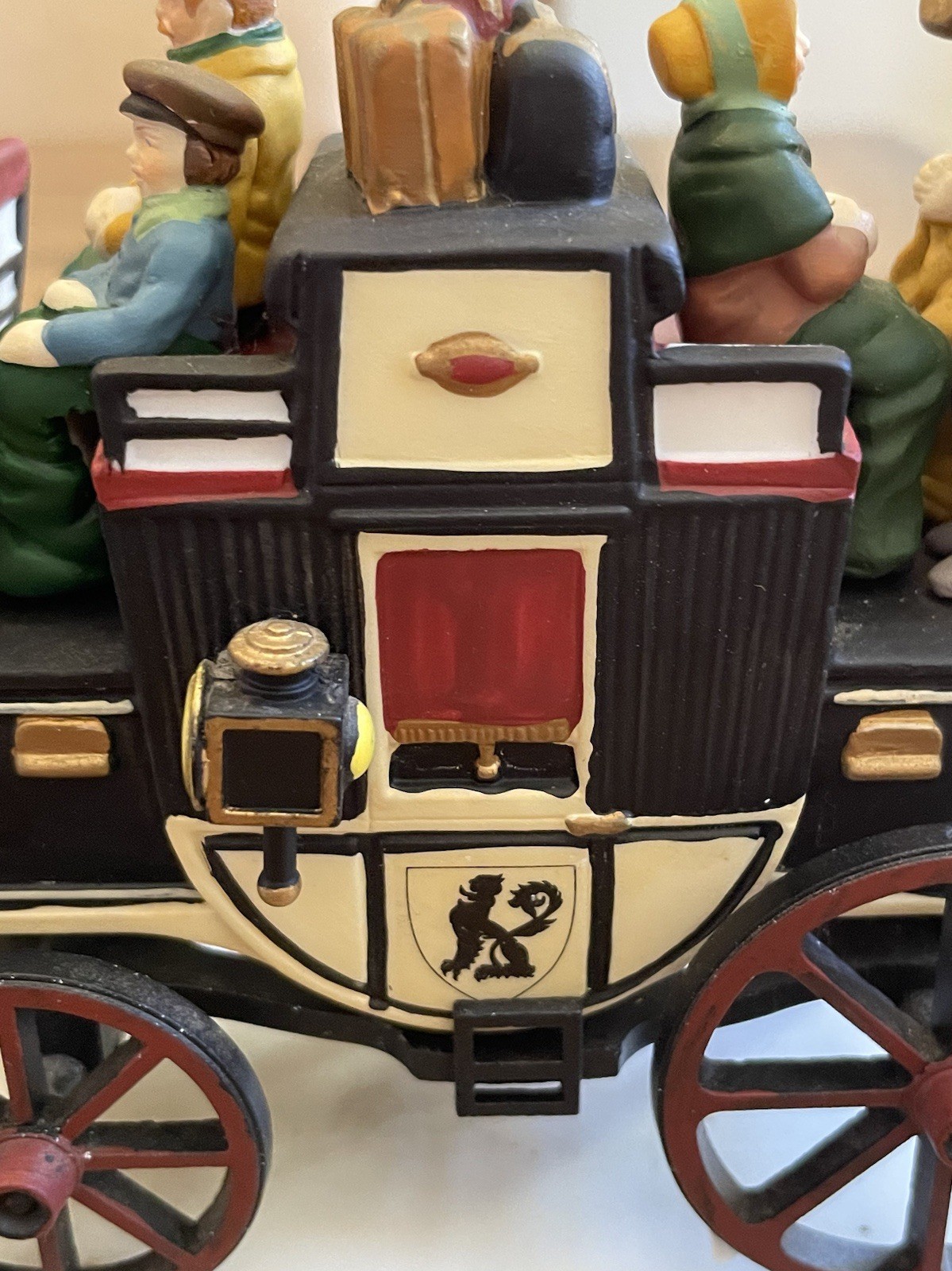 Vintage 1991 Dept 56 Heritage Village Christmas Horse Drawn Holiday Coach 55611