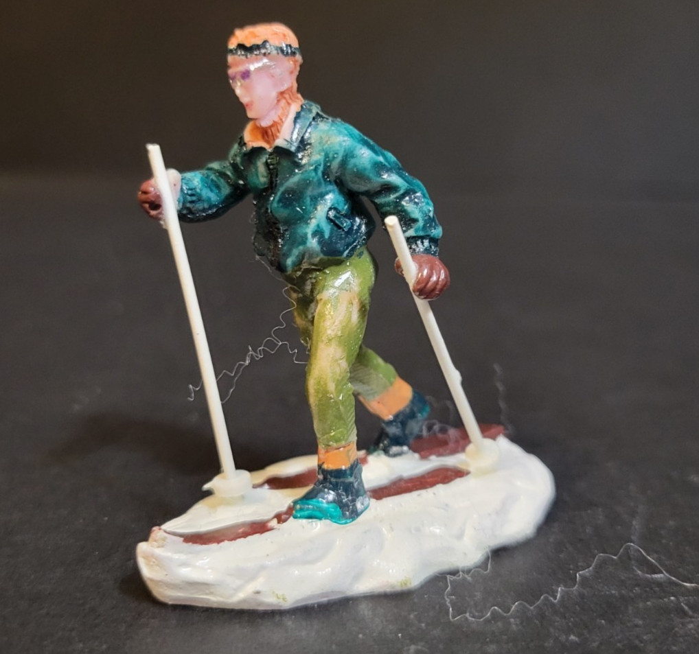 Lemax Christmas Village Town Cross Country Skiing 62170 Snow Skiing Ski Skier