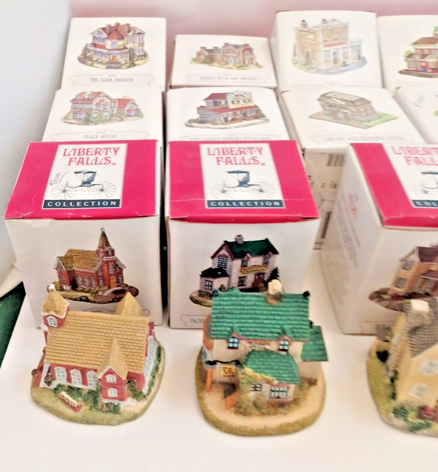 The Americana Collection Buildings, Houses, Churches Liberty Falls Lot of 17 Mix