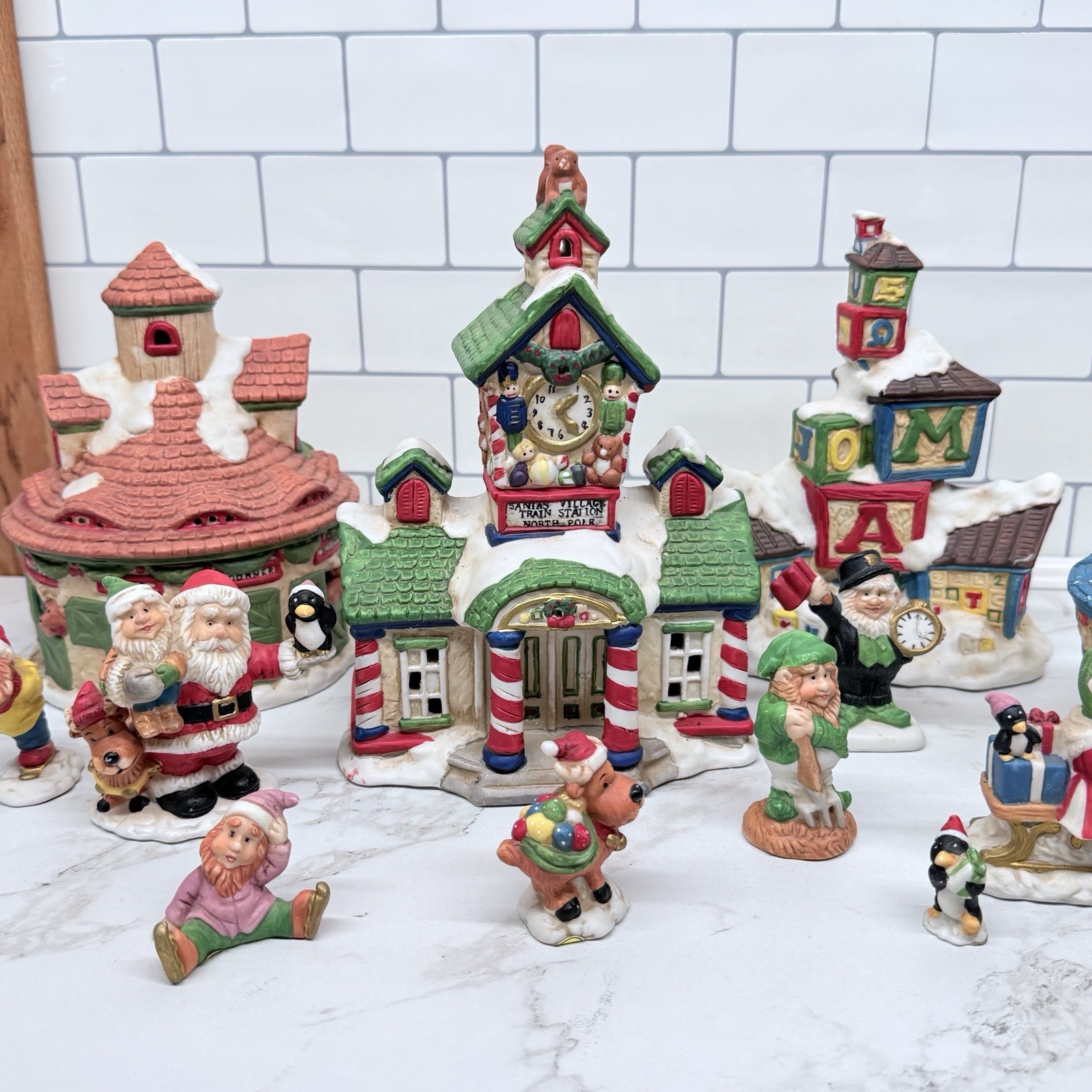Vintage Grandeur Noel Santa’s Village 23 Piece Illuminated Porcelain Set