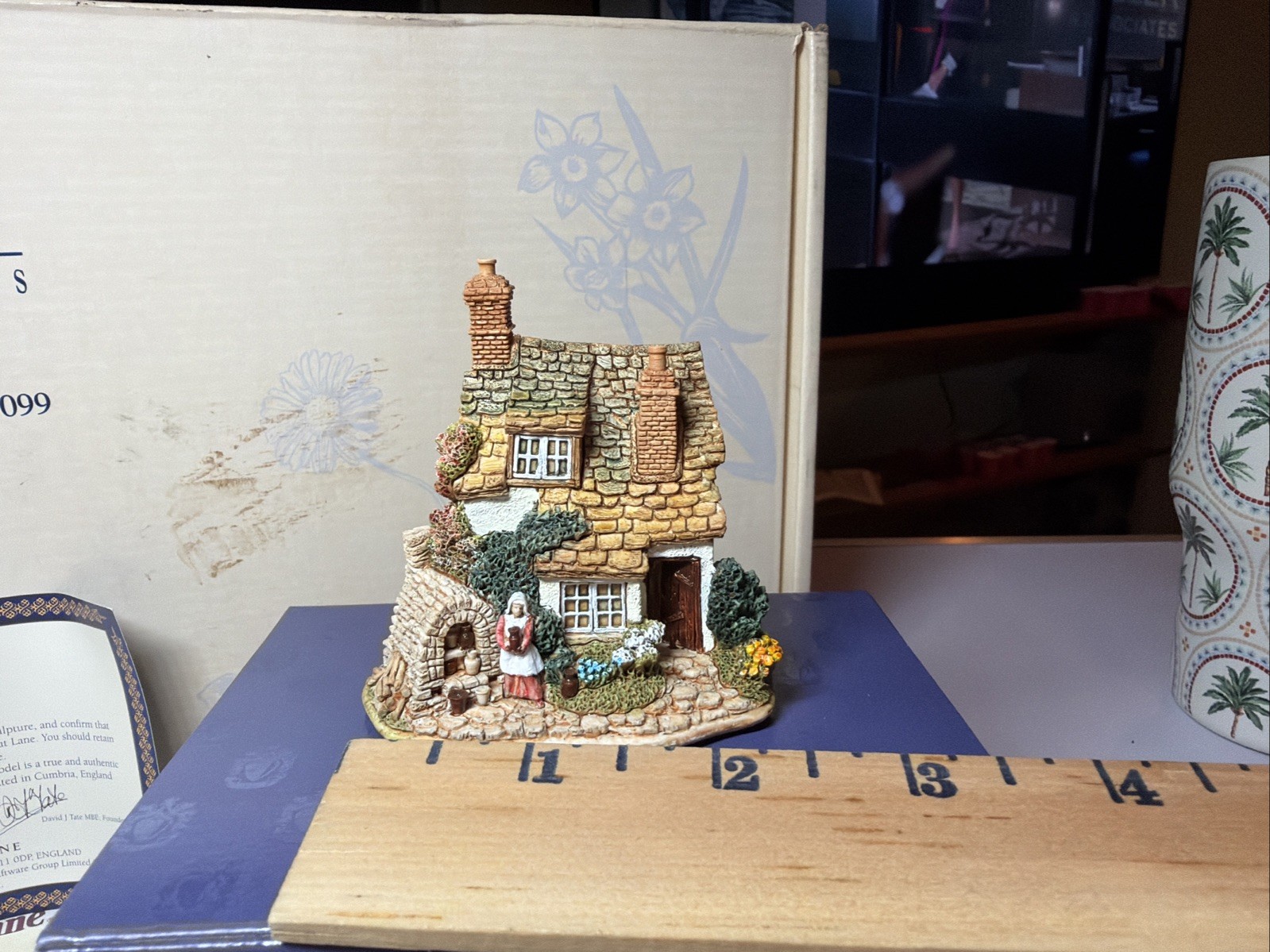 Lilliput Lane 1998-99 Collectors Club “Kiln Cottage” With Box And Deed