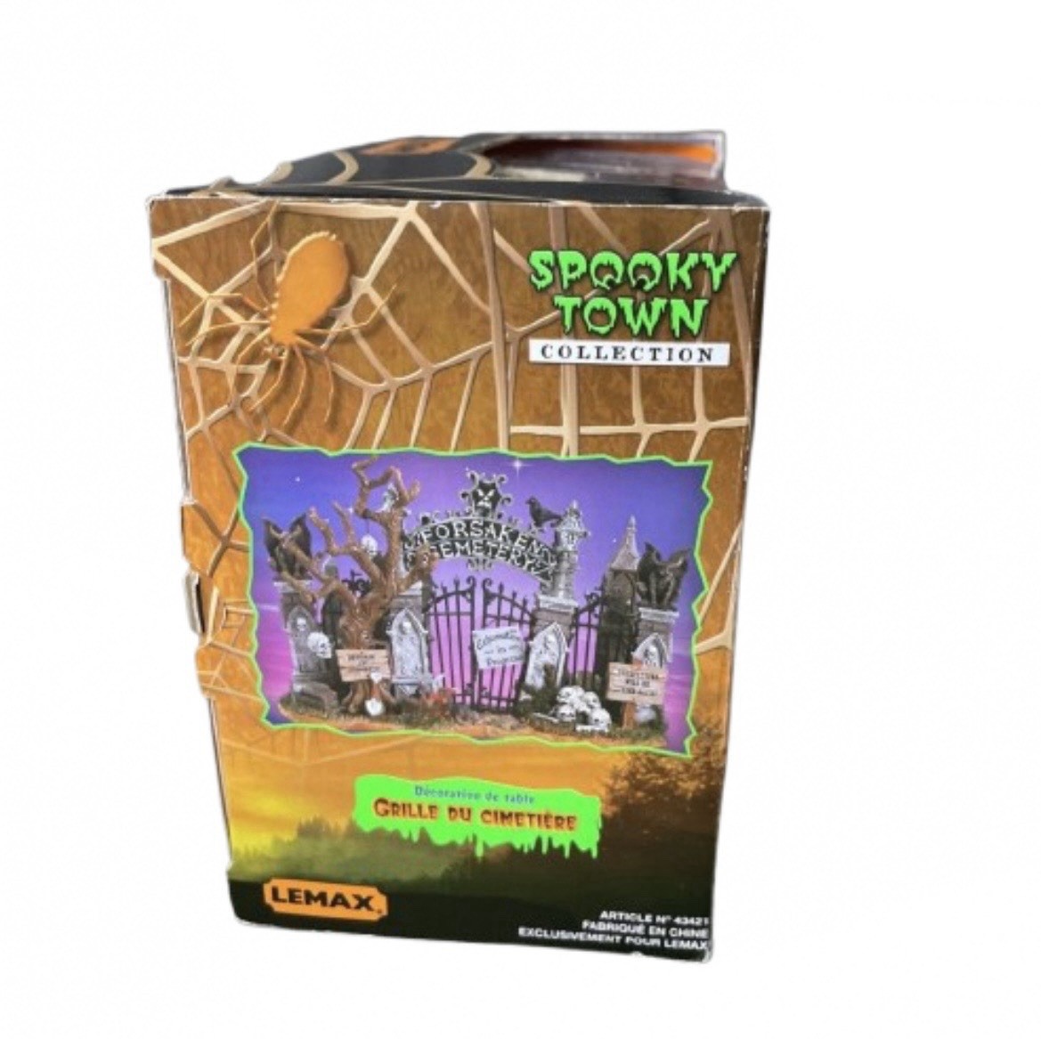 Lemax Spooky Town FORSAKEN CEMETERY GATE Graves Coffin Skeleton Halloween 43421