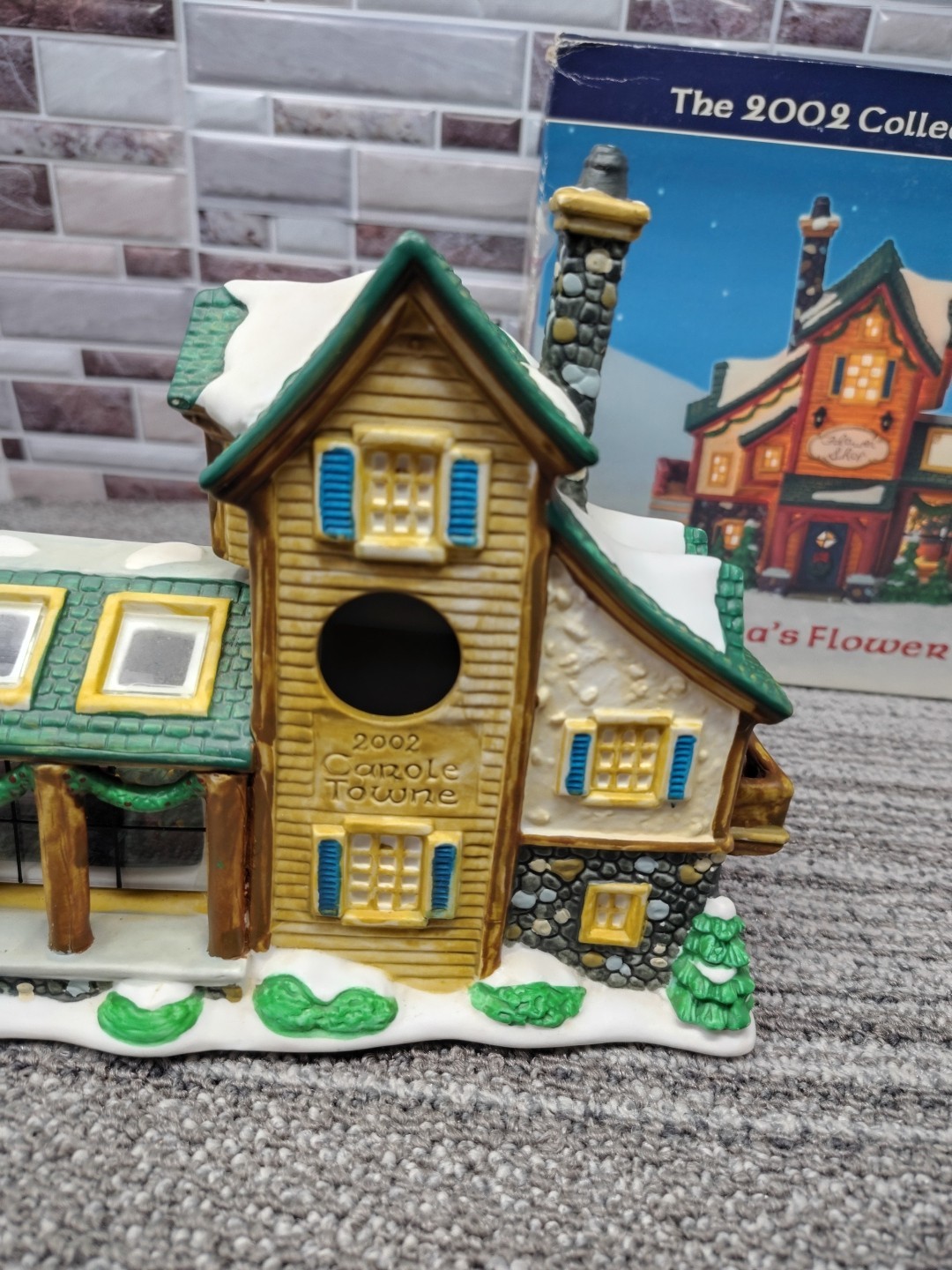 2002 Emma’s Flower Shop Carole Town Collection Christmas Village NO LIGHT
