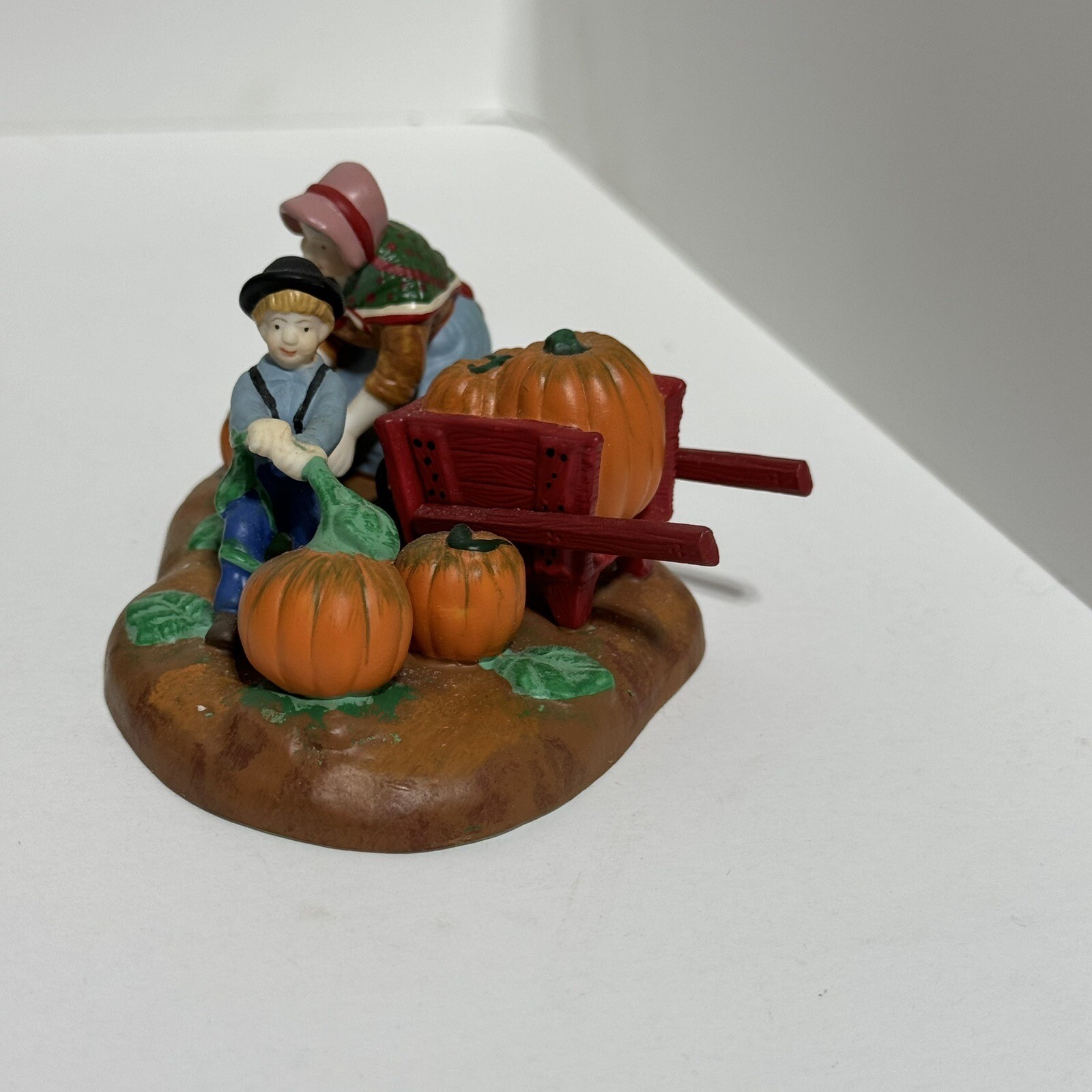 Department 56 New England Village Series “It’s Almost Thanksgiving” W/ packaging