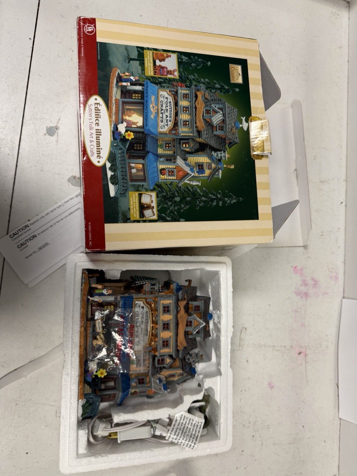 Vintage LEMAX 2004 Sutton’s Folk Art and Crafts Lighted Building Appears Unused