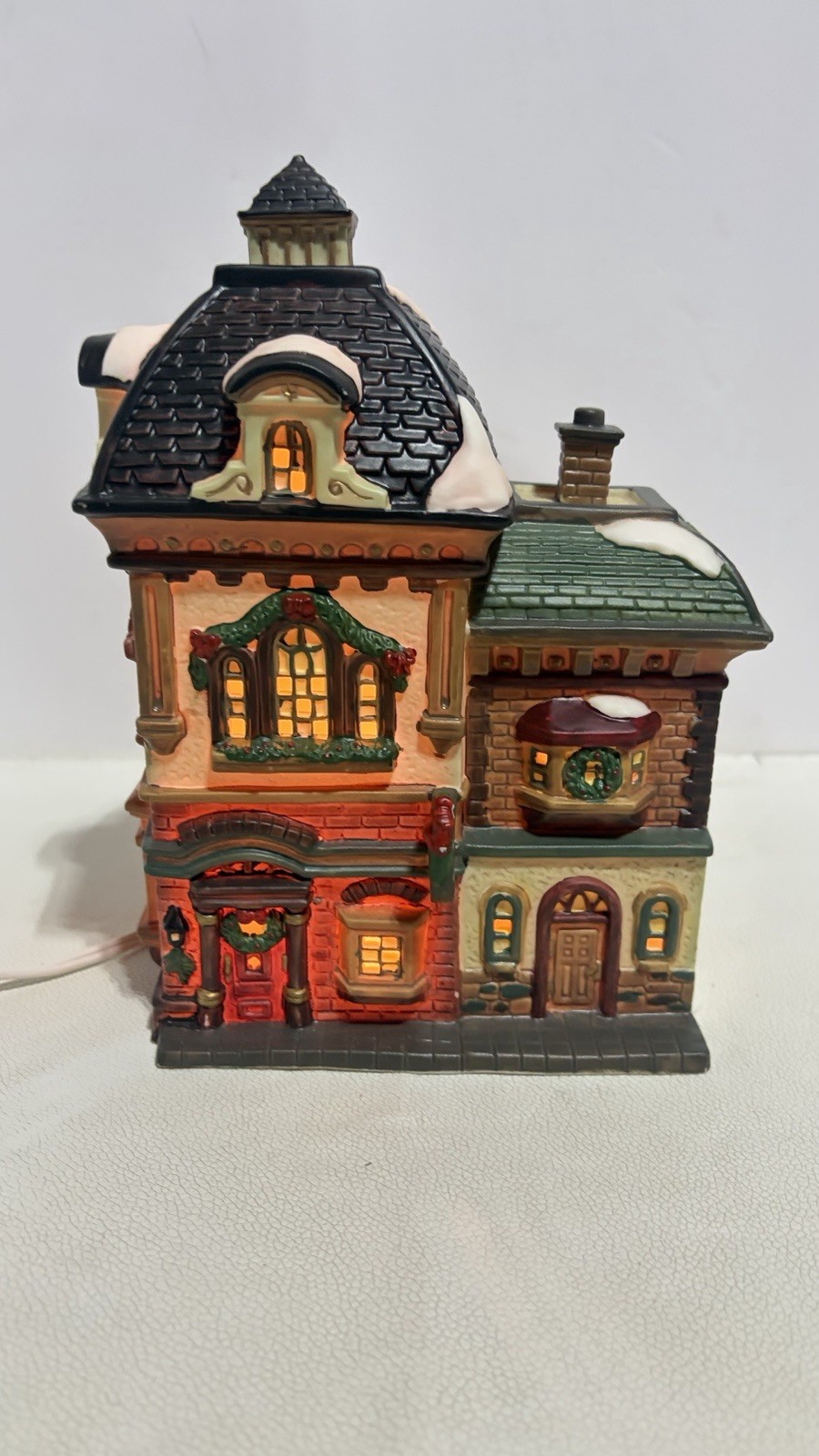Holiday Time Village Collectible Drug Store Lighted Christmas House w/ Box