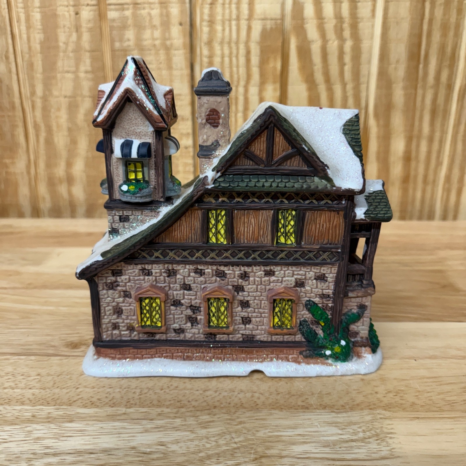 2004 Holiday Time Village Grist Mill Christmas Village House
