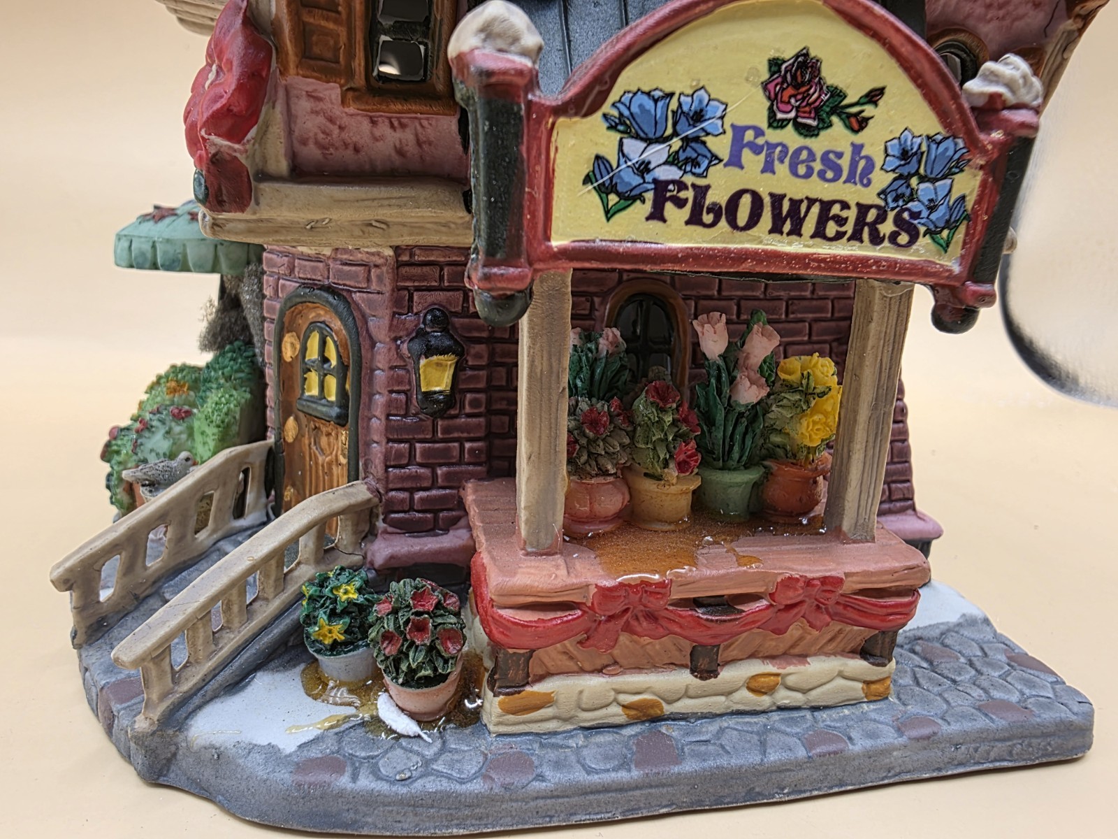 Lemax Coventry Cove Charlotte’s Flower Shop 2003 Porcelain Lighted House In Box