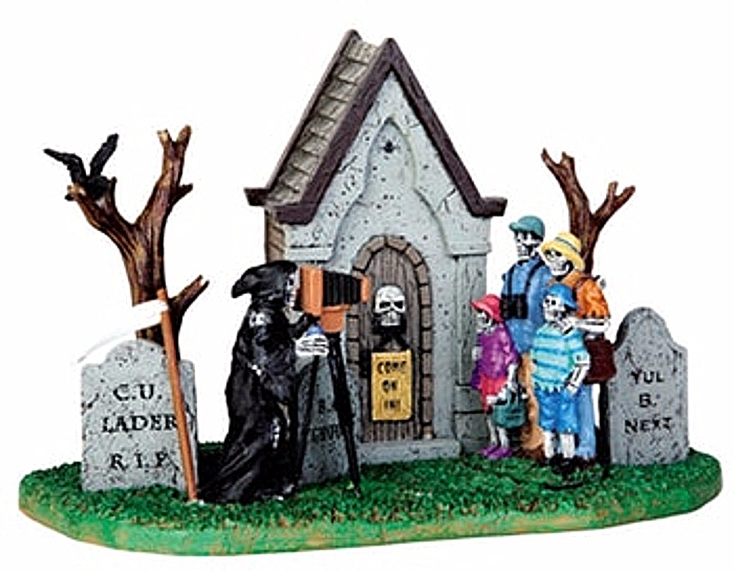 Lemax 43068 FAMILY VACATION PHOTO Spooky Town Table Accent Halloween Decor I