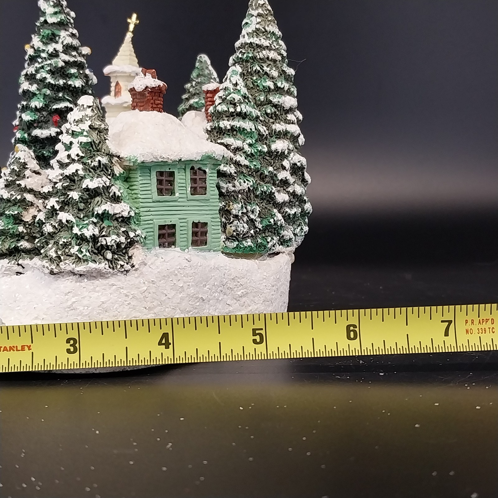 Thomas Kinkade St Nicholas Circle 1993 Lighted Musical Village “Deck The Halls”
