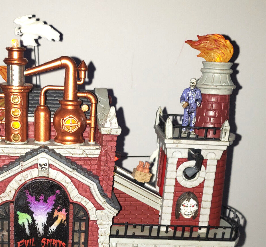 Lemax Spooky Town EVIL SPIRITS WHISKEY DISTILLERY Halloween Zombie 15723 VIDEO