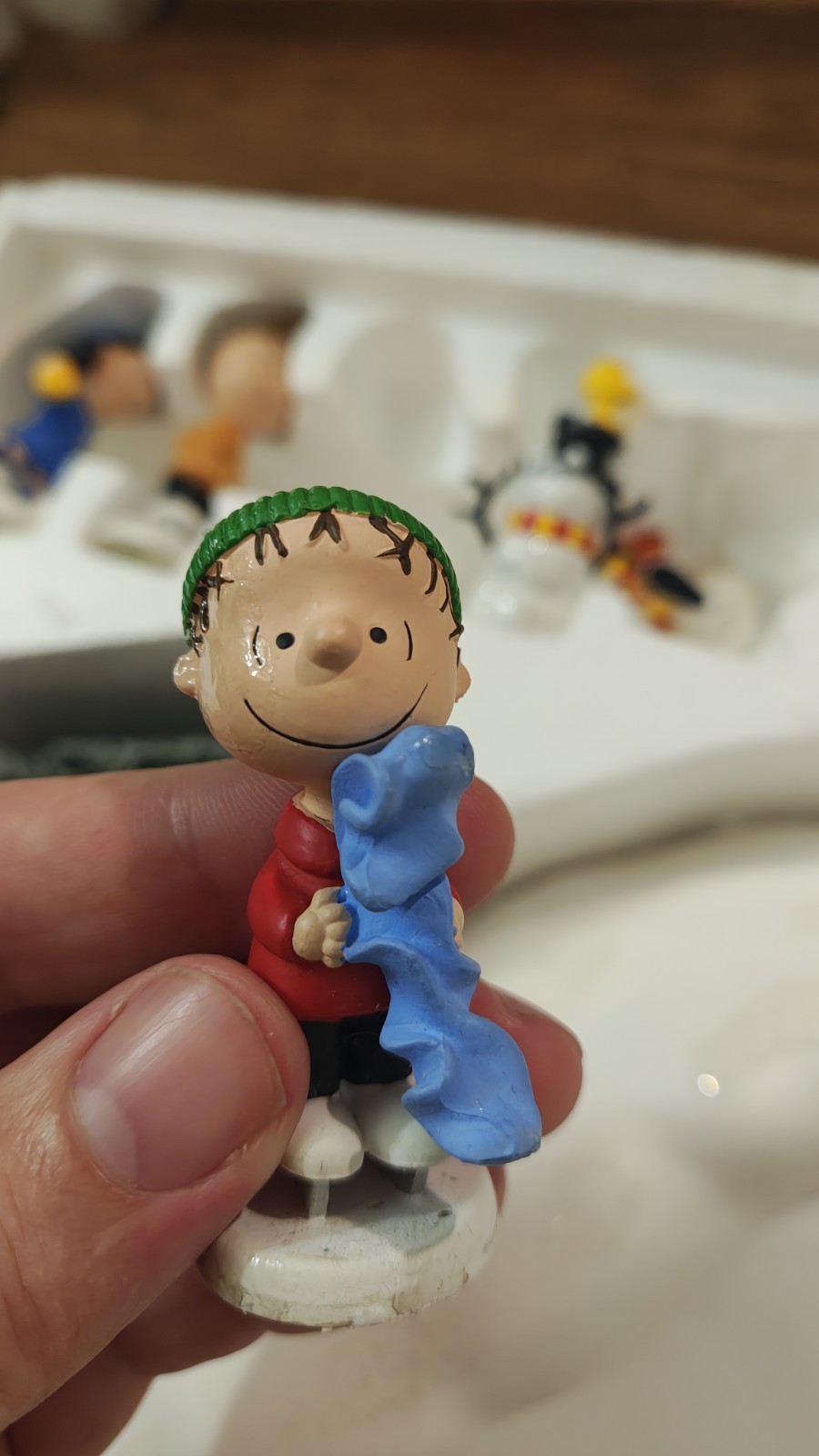 VTG 2004 Department 56 Peanuts on Ice Skating Rink 5659093 Working Complete