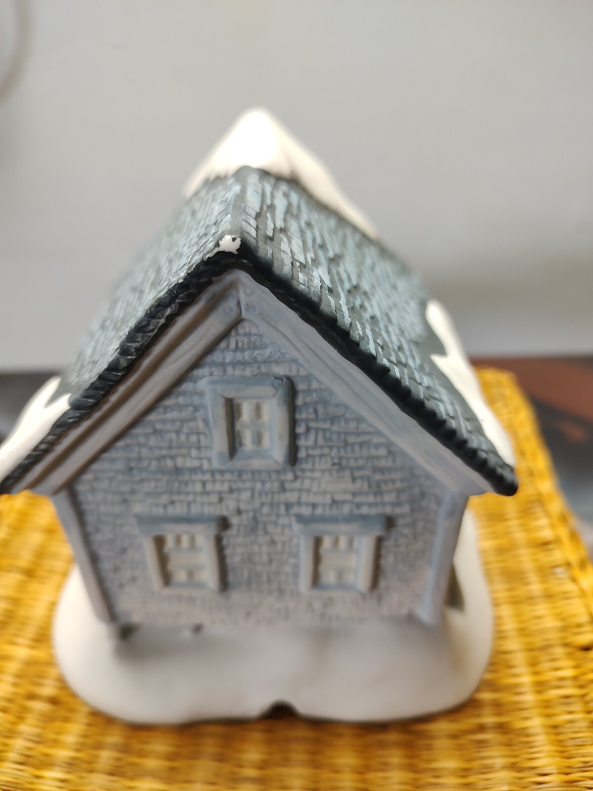 “Fishing Rentals” Village House w/dog on porch & poles Keg Detailed No cord 107