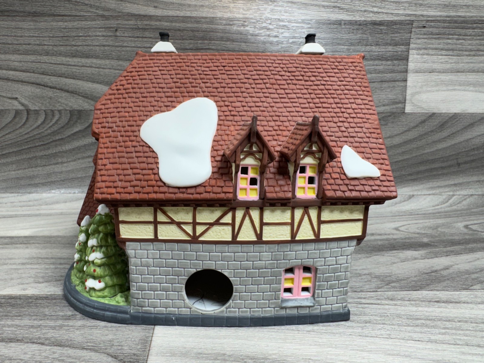 DEPARTMENT 56 DISNEY PARKS VILLAGE SERIES TINKER BELL’S TREASURES #882 – DEPT 56