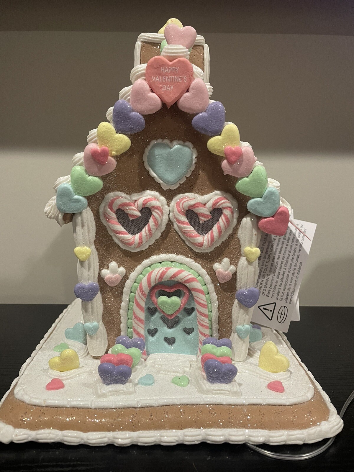 LOVE & CUPCAKES Light Up Candy Hearts Gingerbread House Valentines Decor