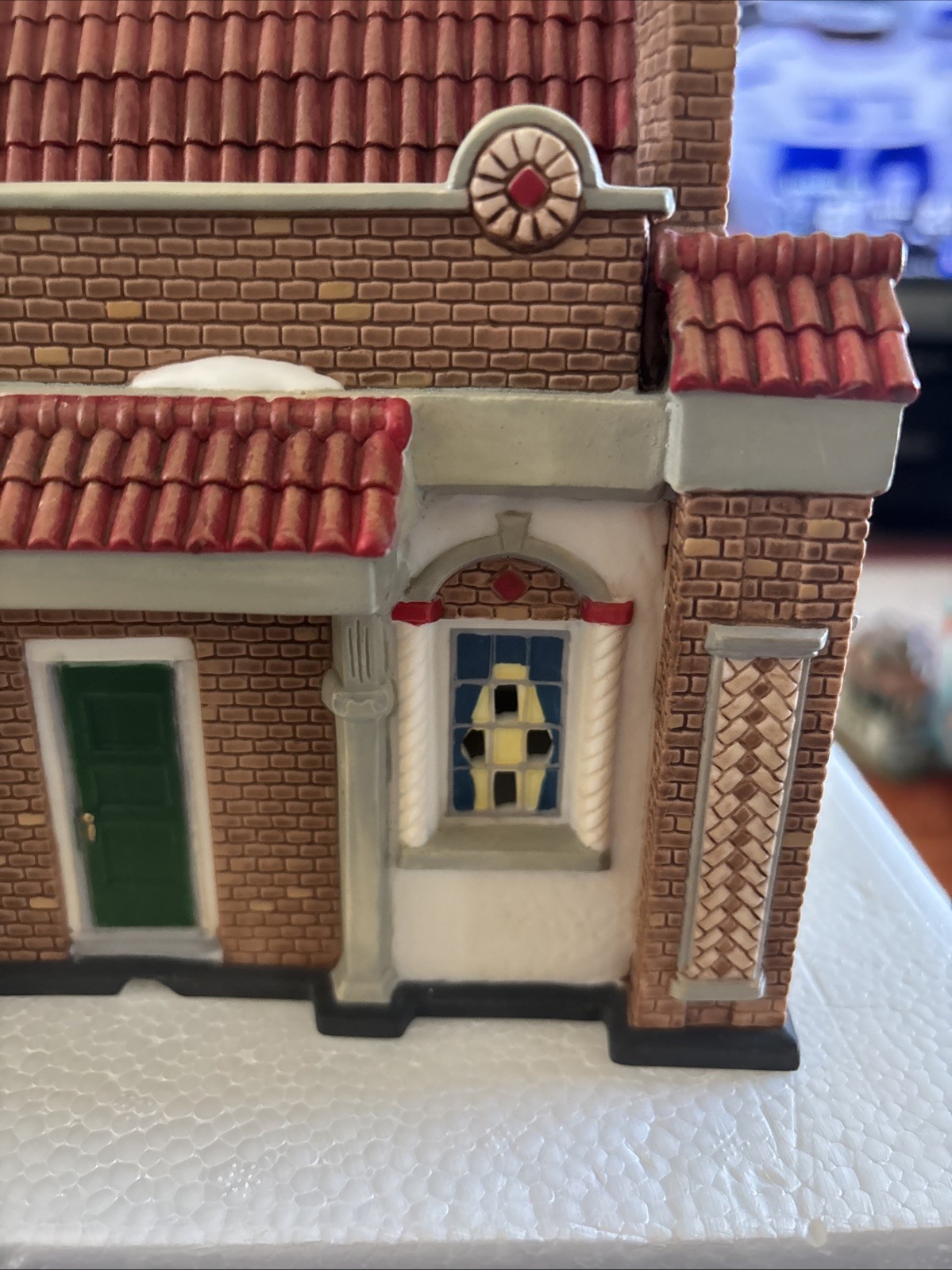 Dept. 56 Christmas In The City 2000 Mrs. Stover’s Bungalow Candies #56.58917