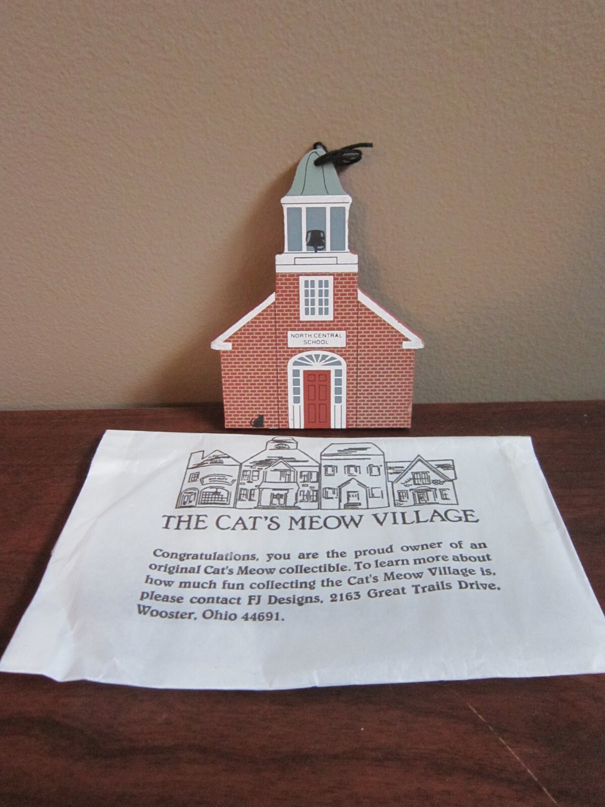 NORTH CENTRAL SCHOOL CHRISTMAS ORNAMENT CAT’S MEOW VILLAGE LIM ED 1995 UNUSED