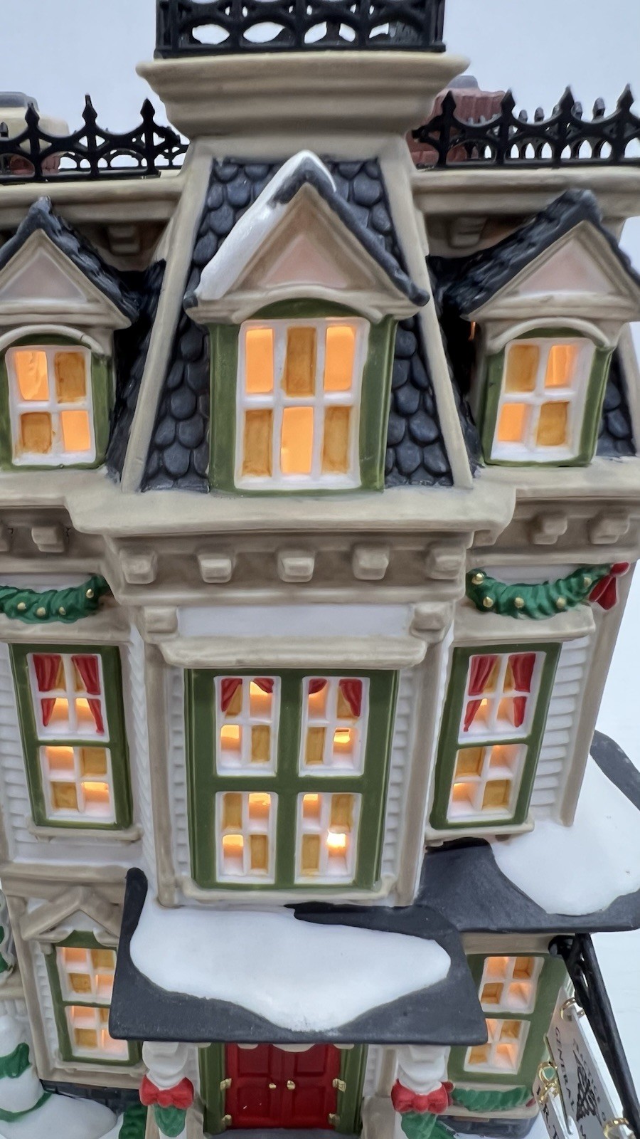 Dept 56 New England Village Series “Hale And Hardy House” 56610 Retired & NEW !