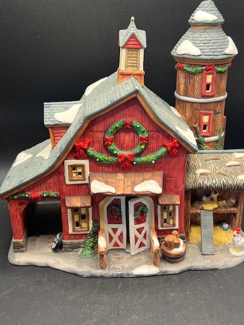Heartland Valley O’Well Christmas Village Barn Farm Building w/ Silo 2002 HTF