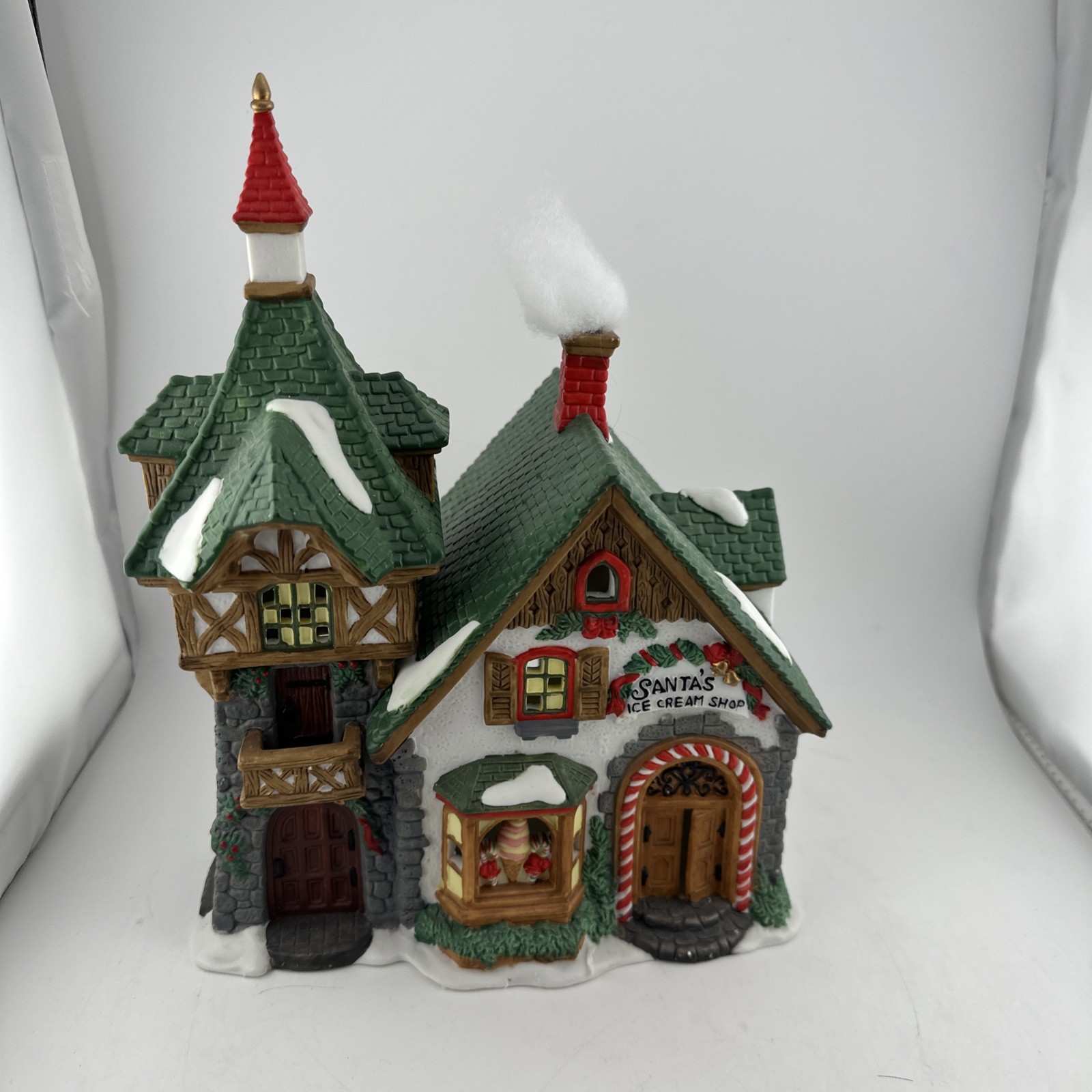 Heartland Valley Village Santa’s Ice Cream Shop Lit House