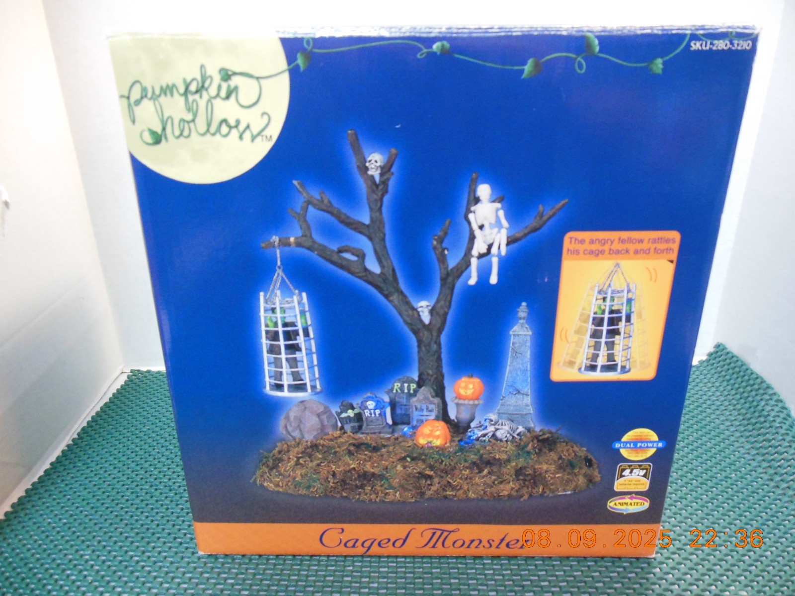Lemax Spooky Town Pumpkin Hollow – Caged Monster – Great shape