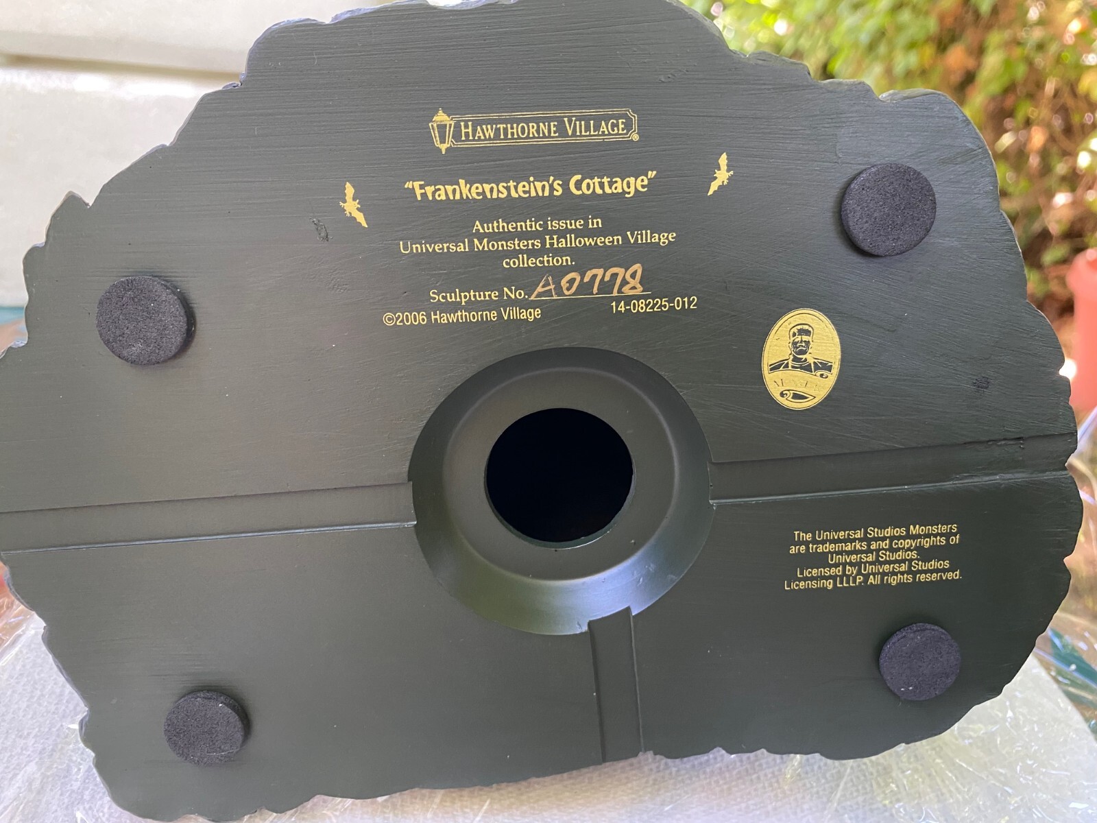 Hawthorne Universal Studios Monsters Halloween Village – Frankenstein’s Cottage
