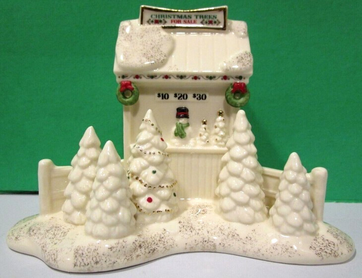 LENOX MISTLETOE PARK TREE STAND Village series Roadside Farm sculpture NEW inBOX