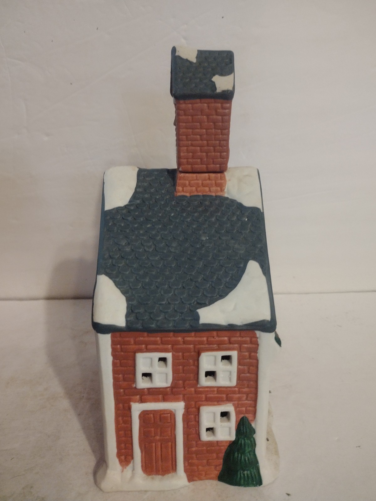 Christmas Winter Valley Villages porcelain lighted schoolhouse. No Light Cord