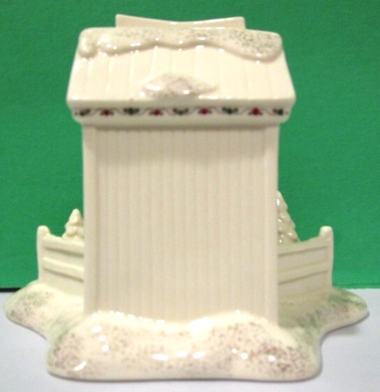 LENOX MISTLETOE PARK TREE STAND Village series Roadside Farm sculpture NEW inBOX