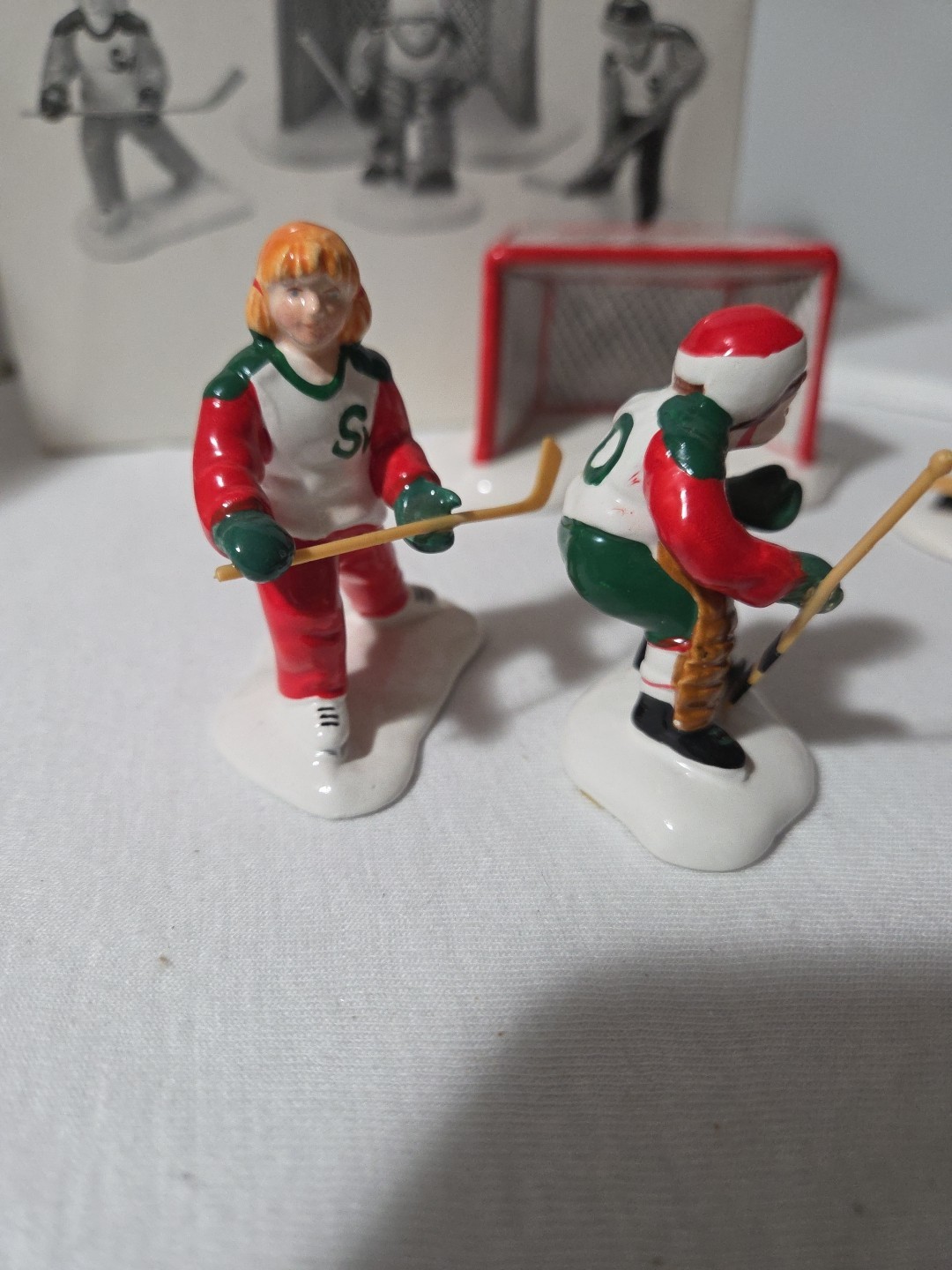 Dept 56 Original Snow Village Cold Weather Sports Kids Hockey Set of 4 #5410-0